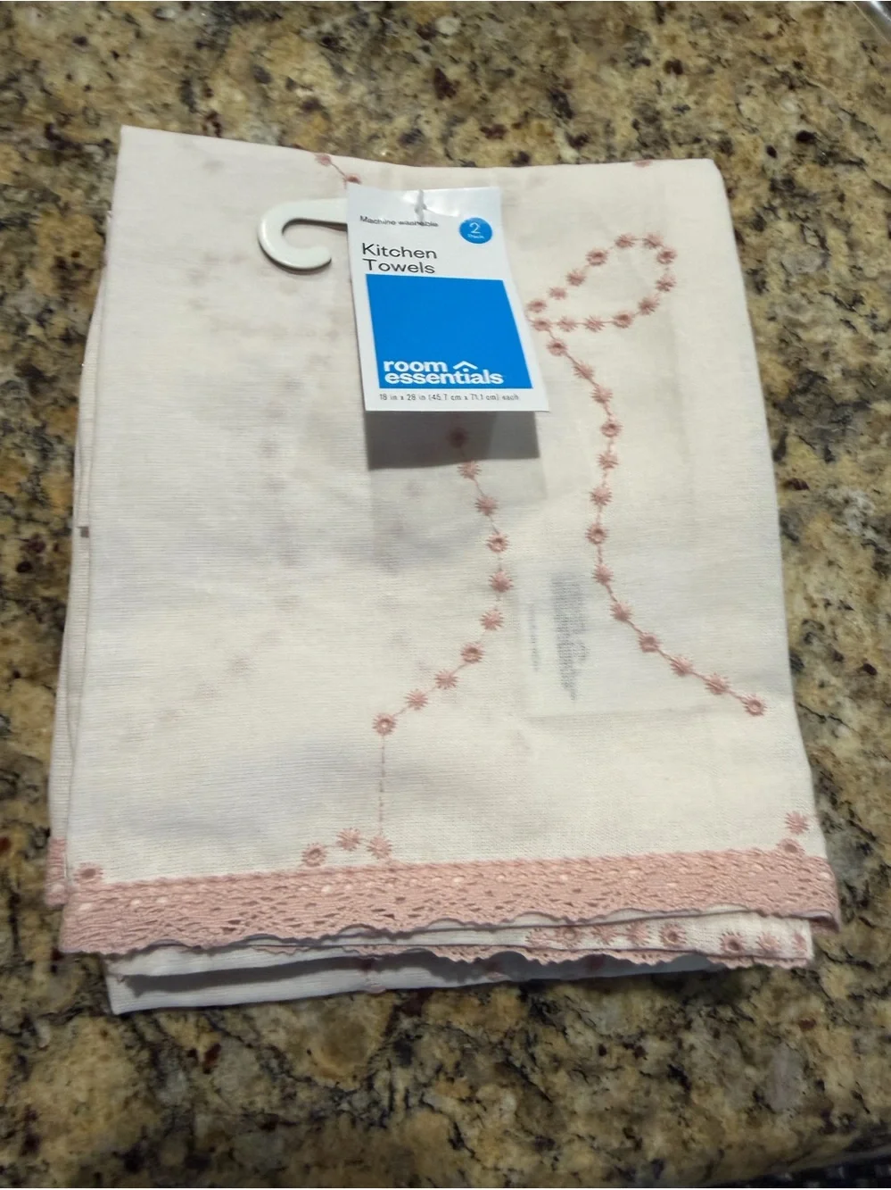 ROOM ESSENTIALS NWT 2pk Bow with Lace Trim Kitchen Towels